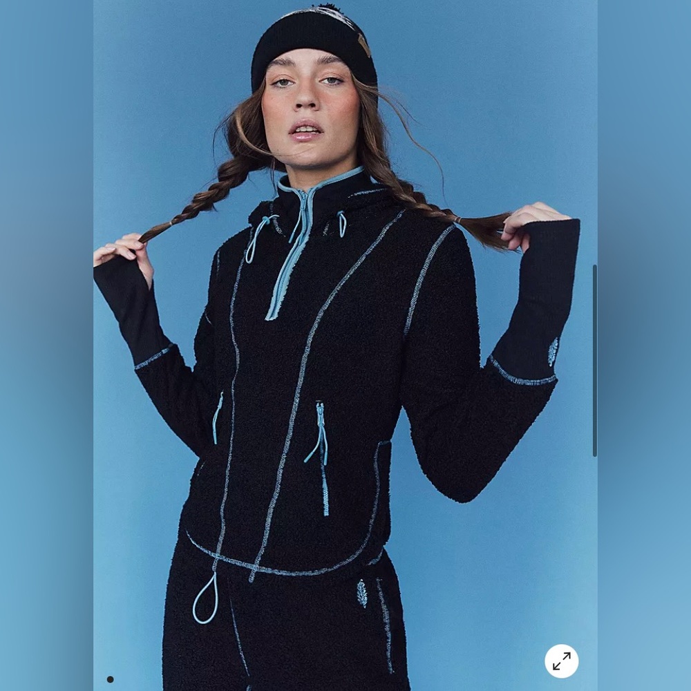 *NWOT* FREE PEOPLE FUZZY FACTOR HOODIE